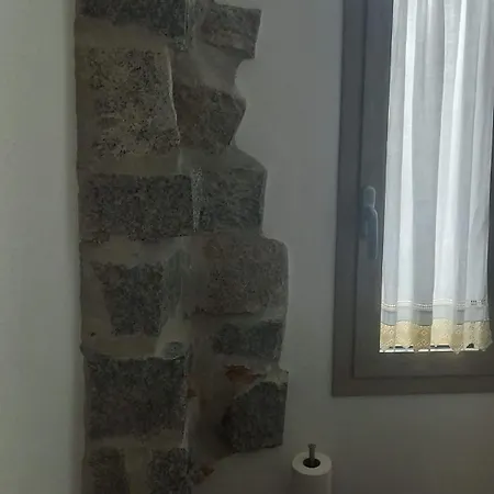 Alojamento de Acomodação e Pequeno-almoço Kepos Tortolì